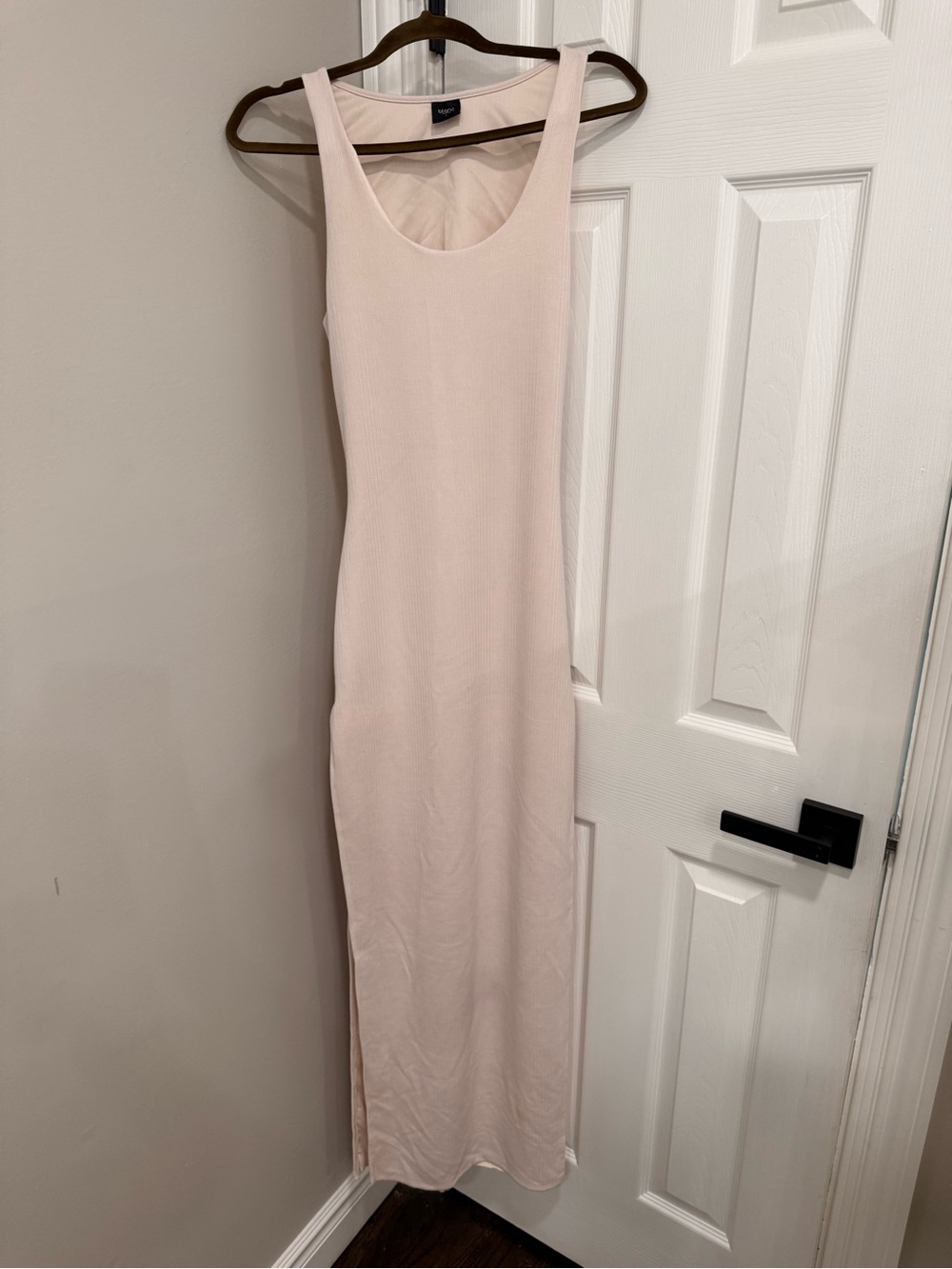 Sleeveless Scoop Neck Women's Maxi Dress - Beige size L but fits like an M!